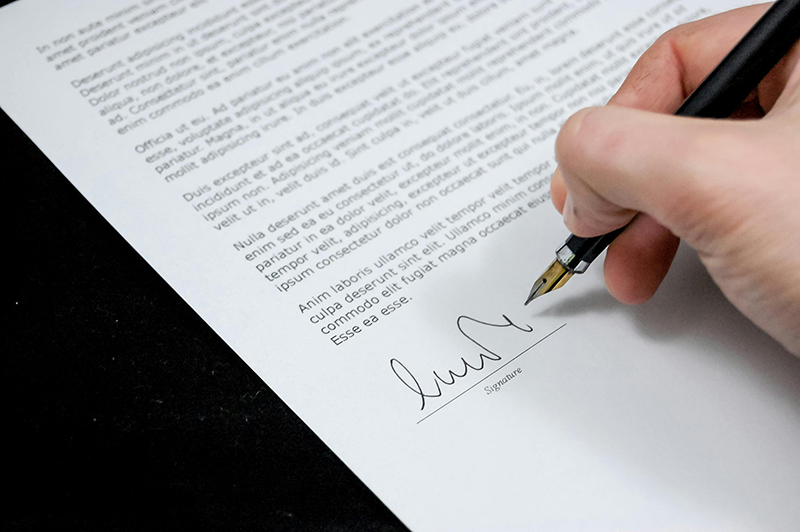 Consejos para firmar un contrato editorial